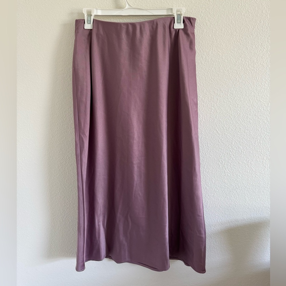 Elegant Lavender Midi Skirt